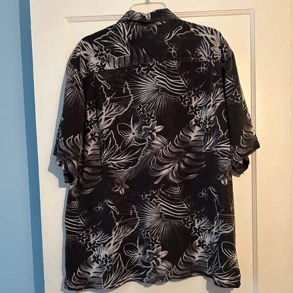 Tommy Bahama Hawaiian Shirt XL - Picture 6 of 6
